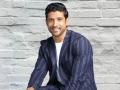 Farhan Akhtar urges people to stay indoors amid rising COVID-19 cases in the state - Hindi News | Farhan Akhtar urges people to stay indoors amid rising COVID-19 cases in the state | Latest entertainment News at Lokmattimes.com