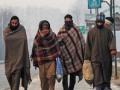 Kashmir Shivers Under Cold Wave, Dry Winter Brings Unusual Temperature Fluctuations - Hindi News | Kashmir Shivers Under Cold Wave, Dry Winter Brings Unusual Temperature Fluctuations | Latest national News at Lokmattimes.com