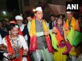 Holi 2024: Uttarakhand CM Pushkar Singh Dhami Celebrates Holi Milan Ceremony with Locals - Hindi News | Holi 2024: Uttarakhand CM Pushkar Singh Dhami Celebrates Holi Milan Ceremony with Locals | Latest national News at Lokmattimes.com