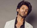 Kartik Aaryan to star opposite debutant heroine in Aashiqui 3 - Hindi News | Kartik Aaryan to star opposite debutant heroine in Aashiqui 3 | Latest entertainment News at Lokmattimes.com