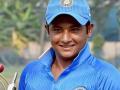 COVID-19: Sarfaraz Khan distributes food packets to migrant workers in Uttar Pradesh - Hindi News | COVID-19: Sarfaraz Khan distributes food packets to migrant workers in Uttar Pradesh | Latest cricket News at Lokmattimes.com