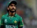Angry Hasan Ali fights with spectators, over insulting remarks in local club game - Hindi News | Angry Hasan Ali fights with spectators, over insulting remarks in local club game | Latest cricket News at Lokmattimes.com