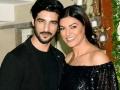 Rohman Shawl's sweet birthday surprise for ladylove Sushmita Sen - Hindi News | Rohman Shawl's sweet birthday surprise for ladylove Sushmita Sen | Latest entertainment News at Lokmattimes.com