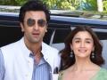Alia Bhatt pens a miss you post for Ranbir, after he tests positive for Covid-19 - Hindi News | Alia Bhatt pens a miss you post for Ranbir, after he tests positive for Covid-19 | Latest entertainment News at Lokmattimes.com