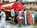 Maharashtra: Demand for water tankers increase by over 50x, due to lack of rain in Mumbai - Hindi News | Maharashtra: Demand for water tankers increase by over 50x, due to lack of rain in Mumbai | Latest maharashtra News at Lokmattimes.com