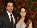 Watch! Celebs arrive for Varun Dhawan and Natasha Dalal's wedding in Alibaug - Hindi News | Watch! Celebs arrive for Varun Dhawan and Natasha Dalal's wedding in Alibaug | Latest entertainment News at Lokmattimes.com