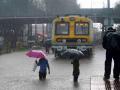 Mumbai Rains: Sion-Kurla Residents Block Water Pumps, Disrupting Railway Services and Delaying Drainage - Hindi News | Mumbai Rains: Sion-Kurla Residents Block Water Pumps, Disrupting Railway Services and Delaying Drainage | Latest mumbai News at Lokmattimes.com