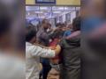 Mob Brutally Beats Muslim Youth For Going Out With Hindu Girl At Bandra Terminus - Hindi News | Mob Brutally Beats Muslim Youth For Going Out With Hindu Girl At Bandra Terminus | Latest maharashtra News at Lokmattimes.com