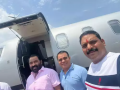 Eknath Shinde's camp releases picture of Nitin Deshmukh with other leaders as he accuse Kidnapping on Eknath - Hindi News | Eknath Shinde's camp releases picture of Nitin Deshmukh with other leaders as he accuse Kidnapping on Eknath | Latest maharashtra News at Lokmattimes.com
