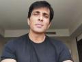 Sonu requests govt to sponsor education of children who lost parents due to COVID-19 - Hindi News | Sonu requests govt to sponsor education of children who lost parents due to COVID-19 | Latest entertainment News at Lokmattimes.com