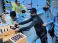 Nashik: Armed Robbers Storm Jewellery Store, Brave Employees Fight Them Off - Hindi News | Nashik: Armed Robbers Storm Jewellery Store, Brave Employees Fight Them Off | Latest nashik News at Lokmattimes.com