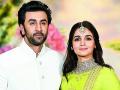 Ranbir Kapoor and Alia Bhatt to have a traditional wedding on April 17 - Hindi News | Ranbir Kapoor and Alia Bhatt to have a traditional wedding on April 17 | Latest entertainment News at Lokmattimes.com