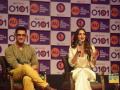 Watch! Aamir Khan saves Kiara Advani smartly from an embarrassing moment - Hindi News | Watch! Aamir Khan saves Kiara Advani smartly from an embarrassing moment | Latest entertainment News at Lokmattimes.com