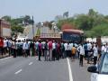 Pune: Eight injured in road accident on Pune-Solapur highway - Hindi News | Pune: Eight injured in road accident on Pune-Solapur highway | Latest maharashtra News at Lokmattimes.com