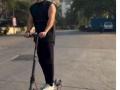 Aditya Seal Ditches Car for E-Scooter on Mumbai Roads for Daily Commute - Hindi News | Aditya Seal Ditches Car for E-Scooter on Mumbai Roads for Daily Commute | Latest mumbai News at Lokmattimes.com