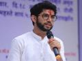 Maharashtra minister Aaditya Thackeray has a narrow escape as chandelier collapses during meeting - Hindi News | Maharashtra minister Aaditya Thackeray has a narrow escape as chandelier collapses during meeting | Latest maharashtra News at Lokmattimes.com