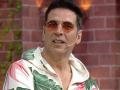 Akshay Kumar's mother shifted to ICU, in critical condition, actor returns from UK - Hindi News | Akshay Kumar's mother shifted to ICU, in critical condition, actor returns from UK | Latest entertainment News at Lokmattimes.com