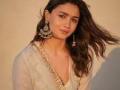 Alia Bhatt reacts on rumours of her being unhappy with team RRR - Hindi News | Alia Bhatt reacts on rumours of her being unhappy with team RRR | Latest entertainment News at Lokmattimes.com