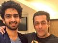 Amaal Mallik accused for spreading fake news against Salman Khan's fan clubs - Hindi News | Amaal Mallik accused for spreading fake news against Salman Khan's fan clubs | Latest entertainment News at Lokmattimes.com