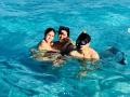 Amrita Singh enjoys a jet-ski ride with kids Sara Ali Khan and Ibrahim in Maldives - Hindi News | Amrita Singh enjoys a jet-ski ride with kids Sara Ali Khan and Ibrahim in Maldives | Latest entertainment News at Lokmattimes.com