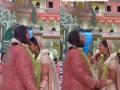 Anant Ambani Kisses Wife Radhika Merchant on Her Forehead; Video of Newly Married Couple Happily Dancing Goes Viral (Watch) - Hindi News | Anant Ambani Kisses Wife Radhika Merchant on Her Forehead; Video of Newly Married Couple Happily Dancing Goes Viral (Watch) | Latest entertainment News at Lokmattimes.com