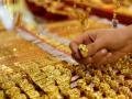 Dhanteras 2023: Big Jewellery players lure customers to buy gold with discount offers - Hindi News | Dhanteras 2023: Big Jewellery players lure customers to buy gold with discount offers | Latest business News at Lokmattimes.com