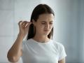 Here's Why You Should Not Use Ear Buds To Clean Your Ears - Hindi News | Here's Why You Should Not Use Ear Buds To Clean Your Ears | Latest lifestyle News at Lokmattimes.com