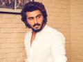 Actor Arjun Kapoor Falls Victim To Online Scam Warns Fans About Fake Account - Hindi News | Actor Arjun Kapoor Falls Victim To Online Scam Warns Fans About Fake Account | Latest entertainment News at Lokmattimes.com