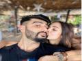 Malaika Arora and Arjun Kapoor welcome New Year 2020 with a kiss - Hindi News | Malaika Arora and Arjun Kapoor welcome New Year 2020 with a kiss | Latest entertainment News at Lokmattimes.com