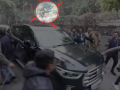 Arvind Kejriwal Attacked: Stone Pelted at Former CM's Car During Delhi Election Campaigning (Watch Video) - Hindi News | Arvind Kejriwal Attacked: Stone Pelted at Former CM's Car During Delhi Election Campaigning (Watch Video) | Latest national News at Lokmattimes.com