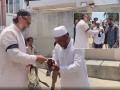 Pahalgam Terror Attack: Asaduddin Owaisi Wears and Distributes Black Bands in Hyderabad as Protest Before Friday Prayers (Watch Video) - Hindi News | Pahalgam Terror Attack: Asaduddin Owaisi Wears and Distributes Black Bands in Hyderabad as Protest Before Friday Prayers (Watch Video) | Latest national News at Lokmattimes.com