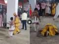 Ashok Mali Passes Away: Pune's 'Garba King' Collapses From Heart Attack During Live Performance in Chakan; Video Surfaces - Hindi News | Ashok Mali Passes Away: Pune's 'Garba King' Collapses From Heart Attack During Live Performance in Chakan; Video Surfaces | Latest pune News at Lokmattimes.com