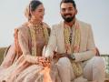 Suniel Shetty was in tears at daughter Athiya Shetty's wedding with KL Rahul - Hindi News | Suniel Shetty was in tears at daughter Athiya Shetty's wedding with KL Rahul | Latest entertainment News at Lokmattimes.com