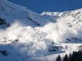 8 die in Uttarakhand avalanche mishap, 384 people rescued - Hindi News | 8 die in Uttarakhand avalanche mishap, 384 people rescued | Latest national News at Lokmattimes.com