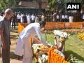 Maha pays homage to Balasaheb Thackeray on his death anniversary - Hindi News | Maha pays homage to Balasaheb Thackeray on his death anniversary | Latest maharashtra News at Lokmattimes.com
