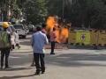Bandra Fire: Gas Pipeline Sparks Major Blaze During Road Excavation in Almeida Park (Watch Video) - Hindi News | Bandra Fire: Gas Pipeline Sparks Major Blaze During Road Excavation in Almeida Park (Watch Video) | Latest mumbai News at Lokmattimes.com