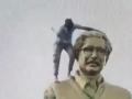 Sheikh Hasina Resigns: Statue of Bangladesh's Founding Father Sheikh Mujibur Rahman Defaced Amid Horrific Violence In the Country (Watch Video) - Hindi News | Sheikh Hasina Resigns: Statue of Bangladesh's Founding Father Sheikh Mujibur Rahman Defaced Amid Horrific Violence In the Country (Watch Video) | Latest international News at Lokmattimes.com