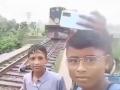 Bangladeshi Boy Hit by Speeding Train While Making Videos Near Railway Tracks; Horrific Video Emerges - Hindi News | Bangladeshi Boy Hit by Speeding Train While Making Videos Near Railway Tracks; Horrific Video Emerges | Latest social-viral News at Lokmattimes.com