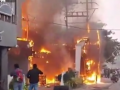 West Bengal: Massive Fire Breaks Out at Shopping Mall Near Barrackpore Station (VIDEO) - Hindi News | West Bengal: Massive Fire Breaks Out at Shopping Mall Near Barrackpore Station (VIDEO) | Latest national News at Lokmattimes.com