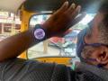 Auto Driver in Bangalore Flashes Smartwatch for UPI Payments Photo Goes Viral, Ashwini Vaishnaw Reacts - Hindi News | Auto Driver in Bangalore Flashes Smartwatch for UPI Payments Photo Goes Viral, Ashwini Vaishnaw Reacts | Latest social-viral News at Lokmattimes.com