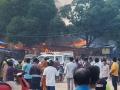 Bhubaneswar Fire: Several Shops Gutted on Diwali in Blaze at Vegetable Market in Unit-1 - Hindi News | Bhubaneswar Fire: Several Shops Gutted on Diwali in Blaze at Vegetable Market in Unit-1 | Latest national News at Lokmattimes.com