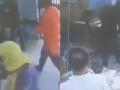 Bank Robbery In Bihar : 3 Men Loot Rs 10 Lakh at Gunpoint in Muzaffarpur, CCTV Footage Surfaces - Hindi News | Bank Robbery In Bihar : 3 Men Loot Rs 10 Lakh at Gunpoint in Muzaffarpur, CCTV Footage Surfaces | Latest national News at Lokmattimes.com