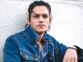 Vijay Varma Spotted at Airport in Dashing New Look as He Heads to Sri Lanka for Shoot of New Project - Hindi News | Vijay Varma Spotted at Airport in Dashing New Look as He Heads to Sri Lanka for Shoot of New Project | Latest entertainment News at Lokmattimes.com