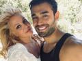 Britney Spears’s ex-husband crashes her wedding with Sam Asghari, gets arrested - Hindi News | Britney Spears’s ex-husband crashes her wedding with Sam Asghari, gets arrested | Latest entertainment News at Lokmattimes.com