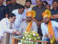 Beed: Cricket Veterans Zaheer Khan and Yuvraj Singh Attend Rural Cricket Tournament Organized by Dhananjay Munde - Hindi News | Beed: Cricket Veterans Zaheer Khan and Yuvraj Singh Attend Rural Cricket Tournament Organized by Dhananjay Munde | Latest maharashtra News at Lokmattimes.com