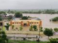 Marathwada region experiences effects of cyclone Gulab; flood water enters village - Hindi News | Marathwada region experiences effects of cyclone Gulab; flood water enters village | Latest maharashtra News at Lokmattimes.com