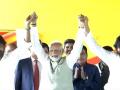 Chandrababu Naidu's Oath Ceremony: PM Modi Greets Superstars Pawan Kalyan and Konidela Chiranjeevi in a Show of Strength (Watch Video) - Hindi News | Chandrababu Naidu's Oath Ceremony: PM Modi Greets Superstars Pawan Kalyan and Konidela Chiranjeevi in a Show of Strength (Watch Video) | Latest national News at Lokmattimes.com