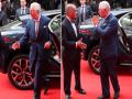 Prince Charles follows the Indian tradition of namaste over handshake amid Covid-19 - Hindi News | Prince Charles follows the Indian tradition of namaste over handshake amid Covid-19 | Latest international News at Lokmattimes.com