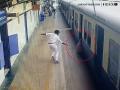 Chennai: Woman Falls from Moving Train at Tambaram Station; Rescued by Railway Employee (Watch Video) - Hindi News | Chennai: Woman Falls from Moving Train at Tambaram Station; Rescued by Railway Employee (Watch Video) | Latest national News at Lokmattimes.com