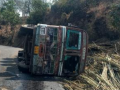Maharashtra Accident: Six Killed, 11 Injured as Sugarcane-Laden Truck Overturns in Chhatrapati Sambhajinagar - Hindi News | Maharashtra Accident: Six Killed, 11 Injured as Sugarcane-Laden Truck Overturns in Chhatrapati Sambhajinagar | Latest maharashtra News at Lokmattimes.com